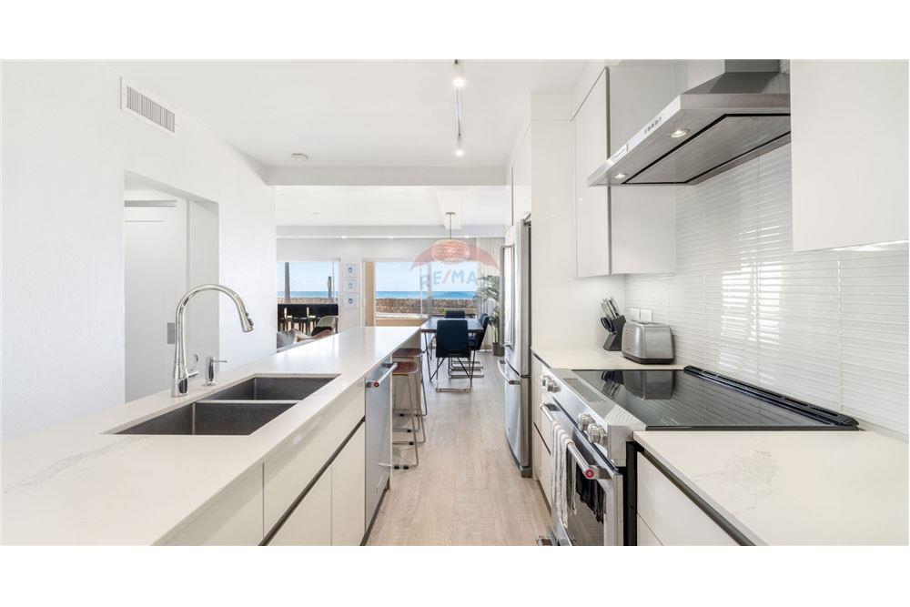 Appartement - Te Koop - W Bay Bch South, Seven Mile, Cayman Islands - 2 - 90146034-181