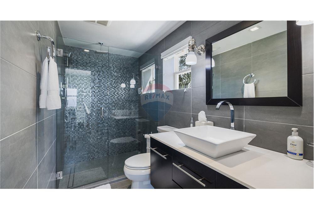 Apartamento/Condominio - Venta - W Bay Bch West, West Bay, Islas Caimán - 16 - 90146012-222