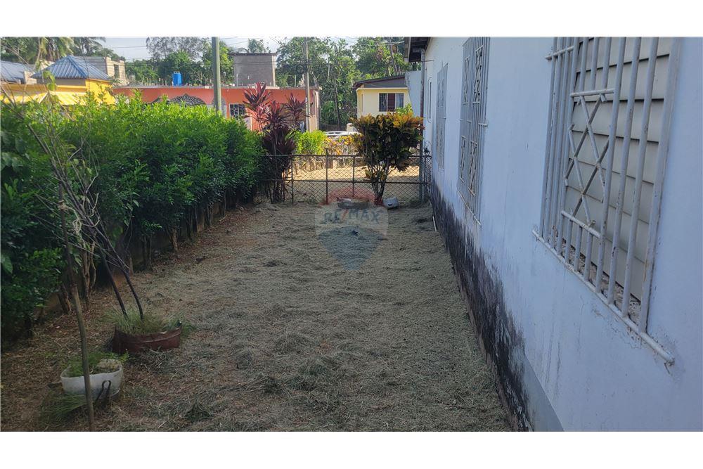 Villa - Te Koop - Linstead, Saint Catherine, Jamaica - 5 - 90153044-729