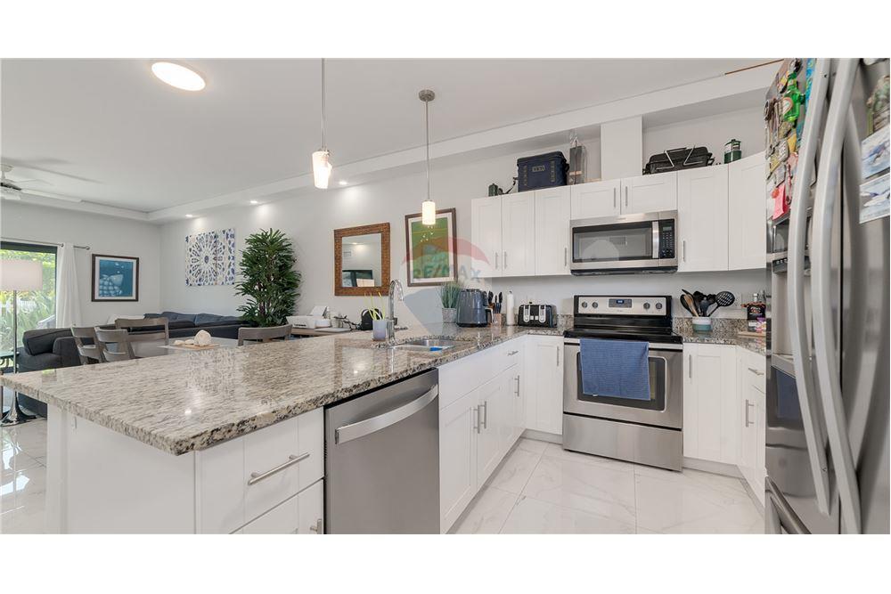 Appartement - Te Koop - W Bay Bch West, West Bay, Cayman Islands - 6 - 90146042-55