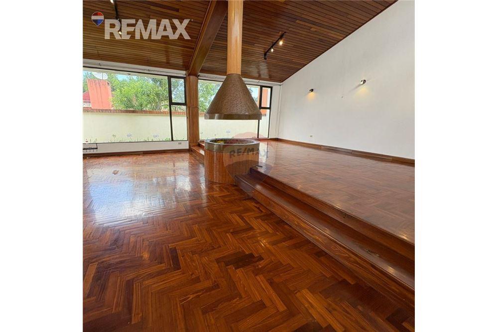 Villa - Te Koop - Guatemala City, Guatemala, Guatemala - 1 - 902611014-2