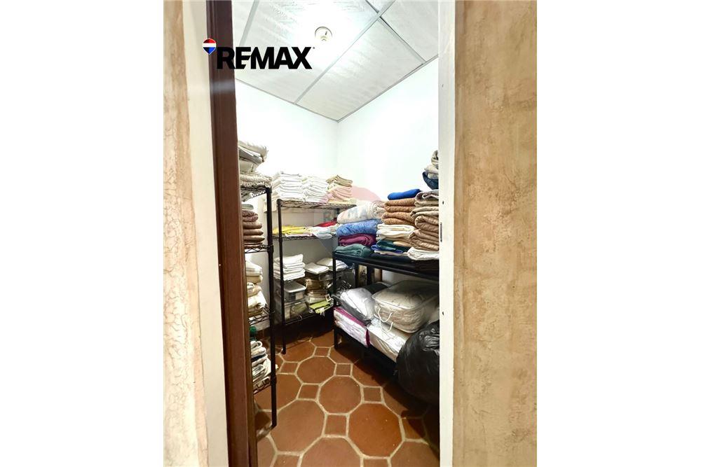 Villa - Venta - Mixco, Guatemala, Guatemala - 18 - 902691016-5