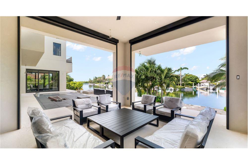Villa - For Sale - W Bay Bch North, West Bay, Cayman Islands - 27 - 90146034-194