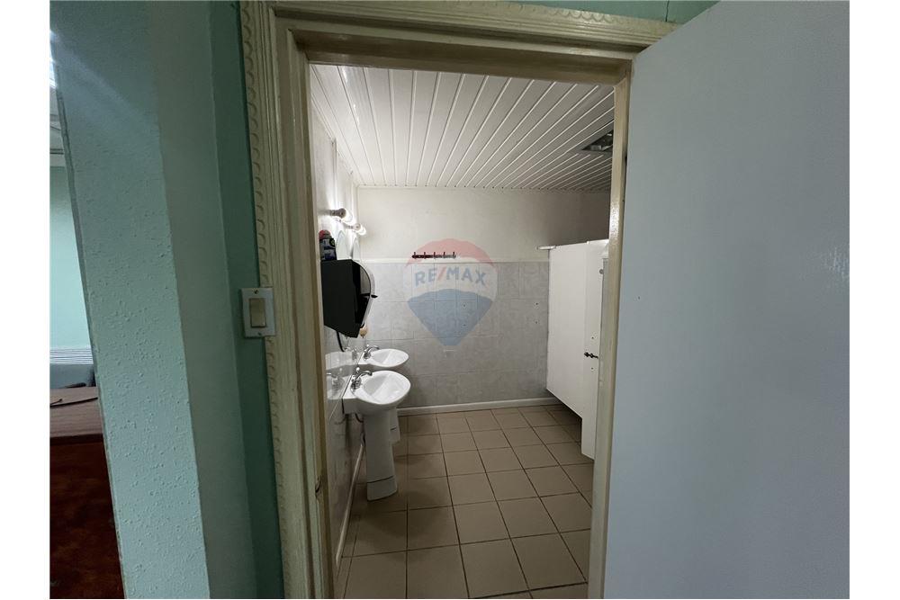 Bedrijfsmatig / Detailhandel - Te Koop - Sint Nicolaas, Aruba, Aruba - 53945 - 90105035-27