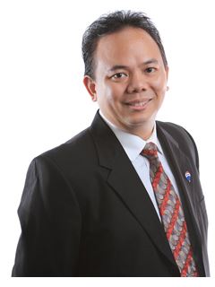 Oliver Liwanag - RE/MAX Capital  (South Branch)