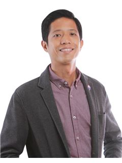 Broker/Owner - Victor Gamboa - RE/MAX Capital  (South Branch)