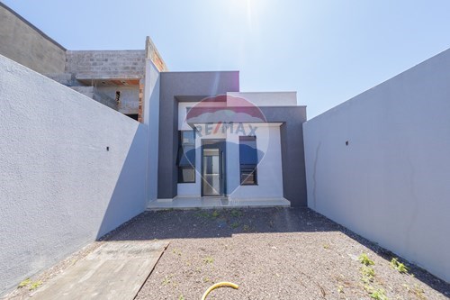 Venda-Casa-Rua Tereza Galafassi Baranzeli , 864  - Na entrada do bairro  - Brasmadeira , Cascavel , Paraná , 85814017-960151037-6