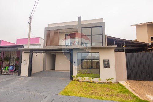 Venda-Sobrado-Pioneiros Catarinenses , Cascavel , Paraná , 85805410-960151048-6